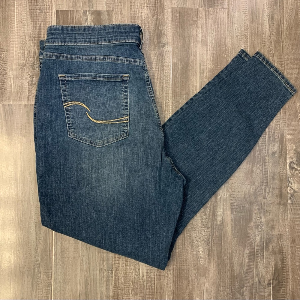 Levi Strauss Simply Stretch Mid Rise Skinny Jeans.